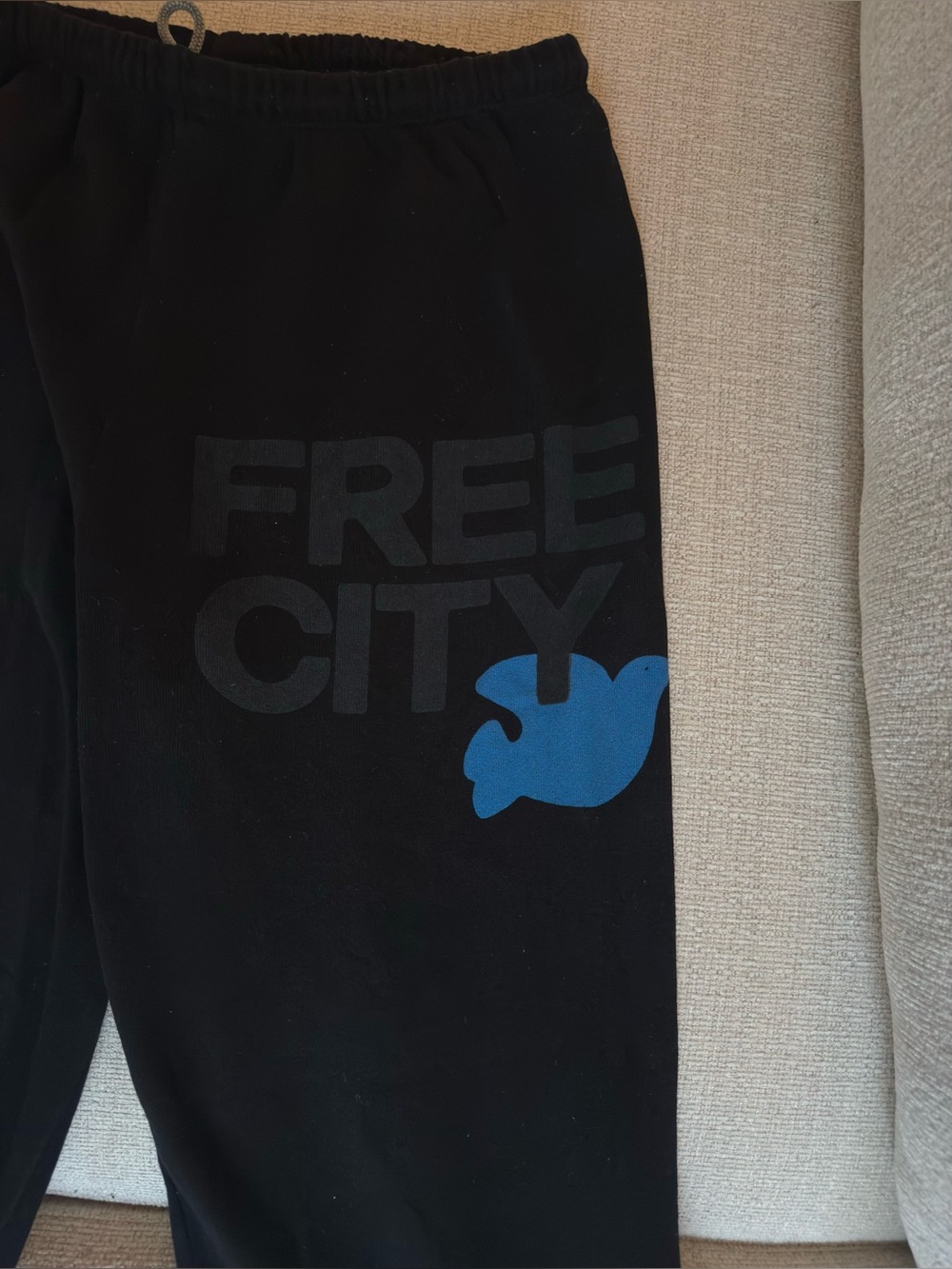 FREECITY Large Logo Sweatpants - Picture 3 of 5